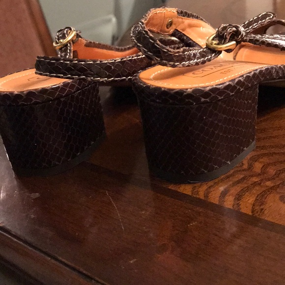 Mint condition  2” heel, peep toe, very elegant - Picture 5 of 13